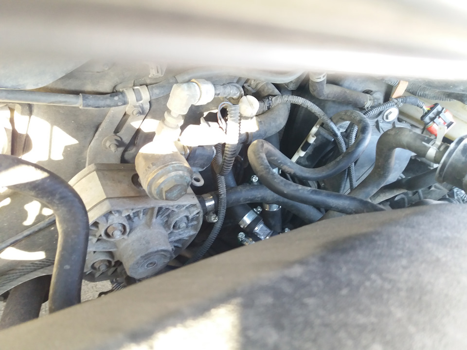 Сервис ГБО. Замена тройников, чистка фильтра — Toyota Corolla (160), 1 ...