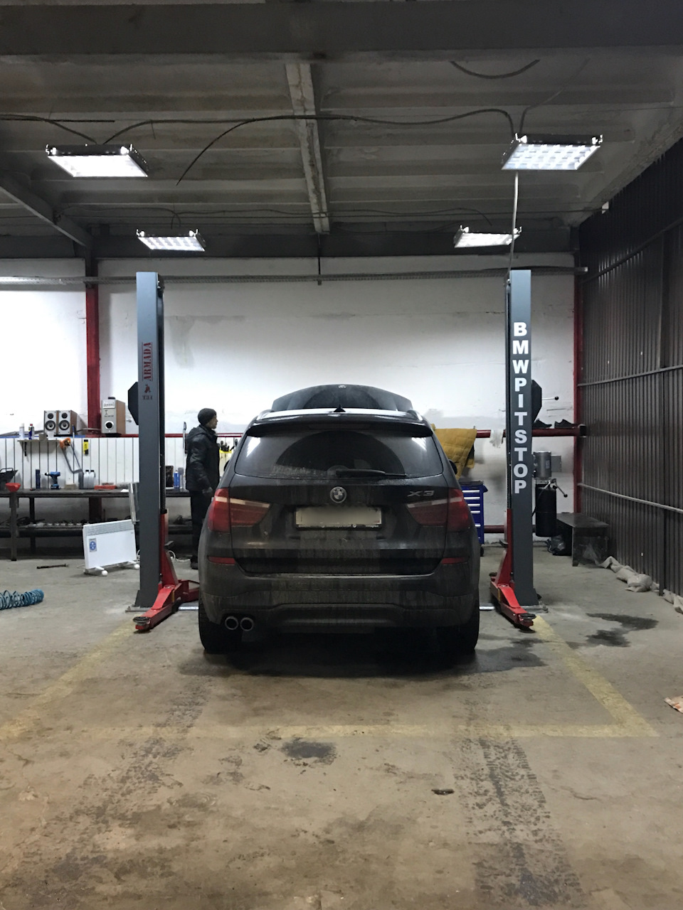 Замена правого повторителя поворотника и клубный сервис — BMW X3 (F25 ...