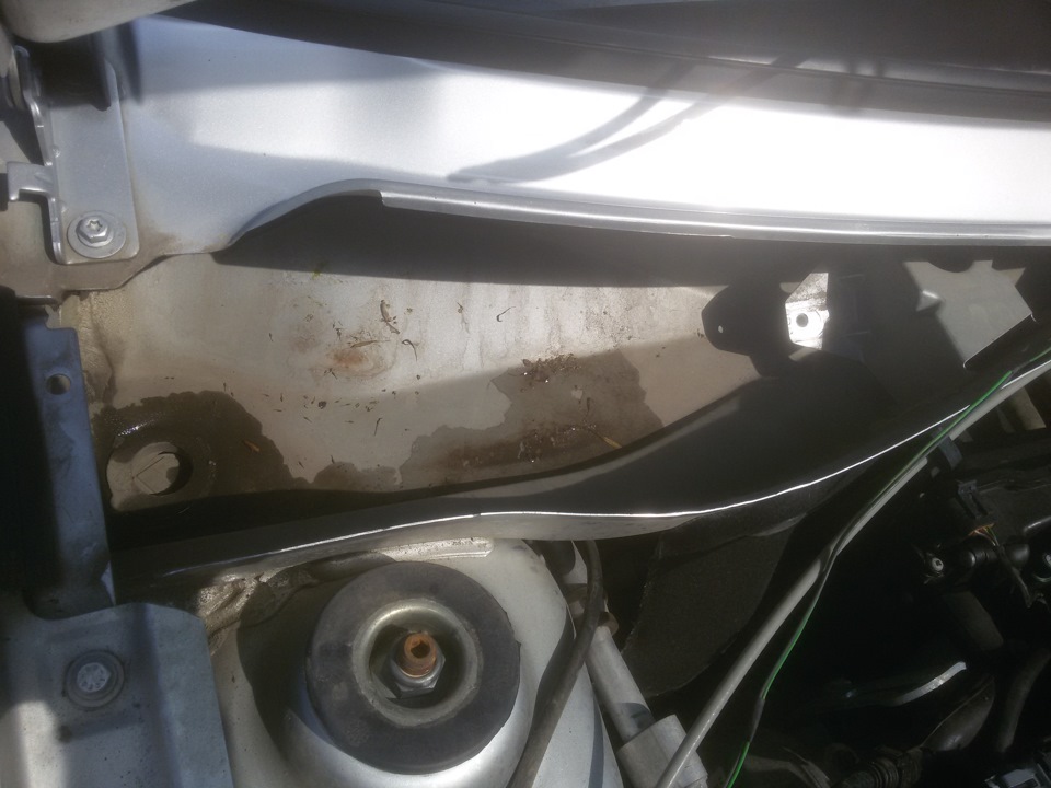 Бачок омывателя или, всё как у всех… — Lada Ларгус, 1,6 л, 2014 года ...