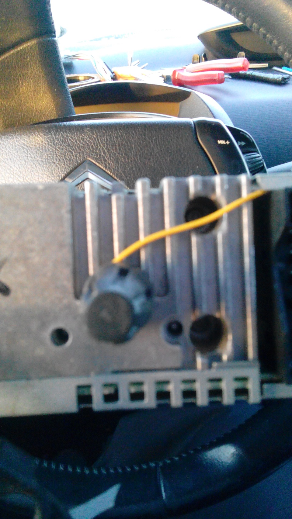 Подключение усилка к сабу и кмайфуну — DRIVE2