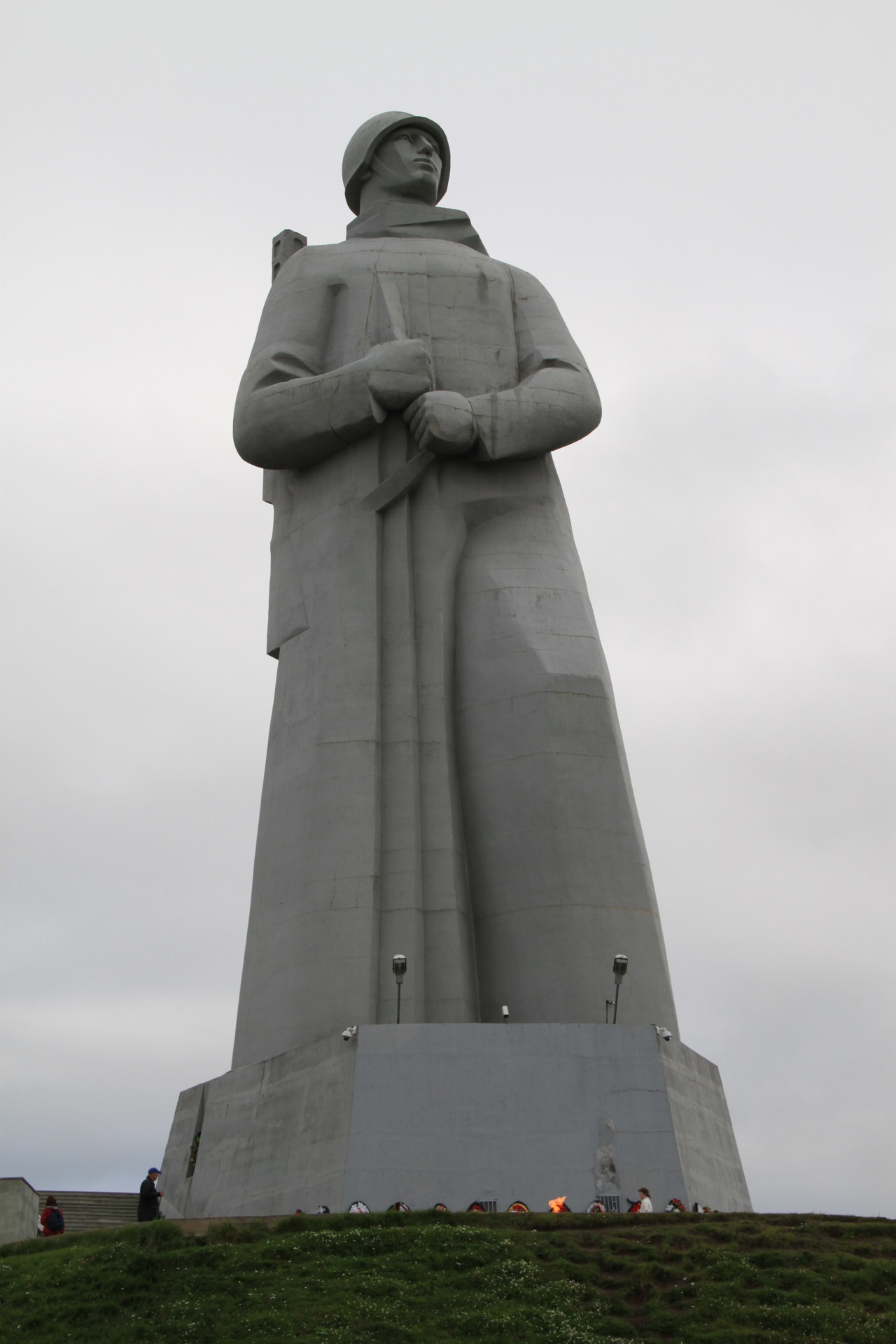 Герои мурманска. Мурманск город герой Мурманск Алеша памятник. Город герой Мурманск памятник Алеша. Город герой Мурманск памятники Великой Отечественной войны 1941. Город герой Мурманск памятники ВОВ.