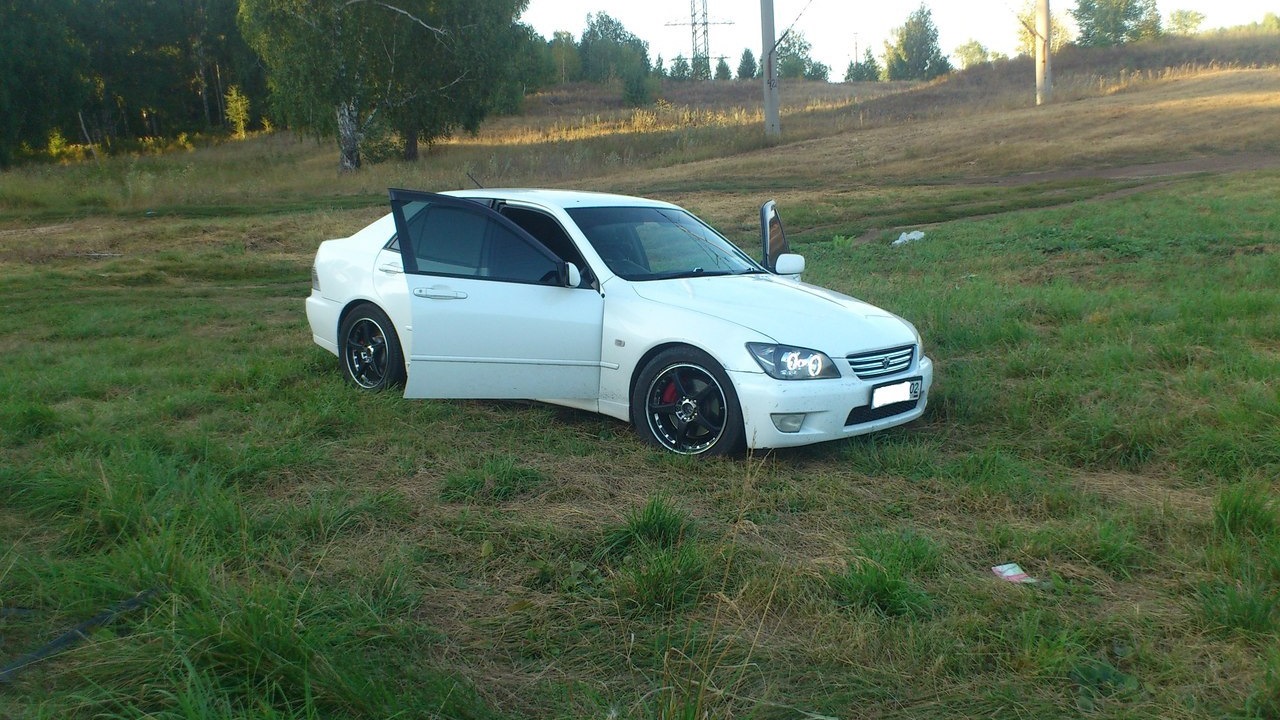 Toyota Altezza 2.0 бензиновый 1999 | RS White Power на DRIVE2