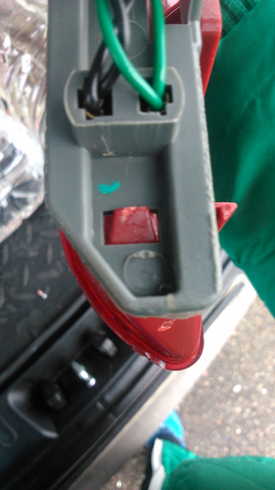 установка диодов в задний дополнительный стоп сигнал — KIA Sportage (3G ...