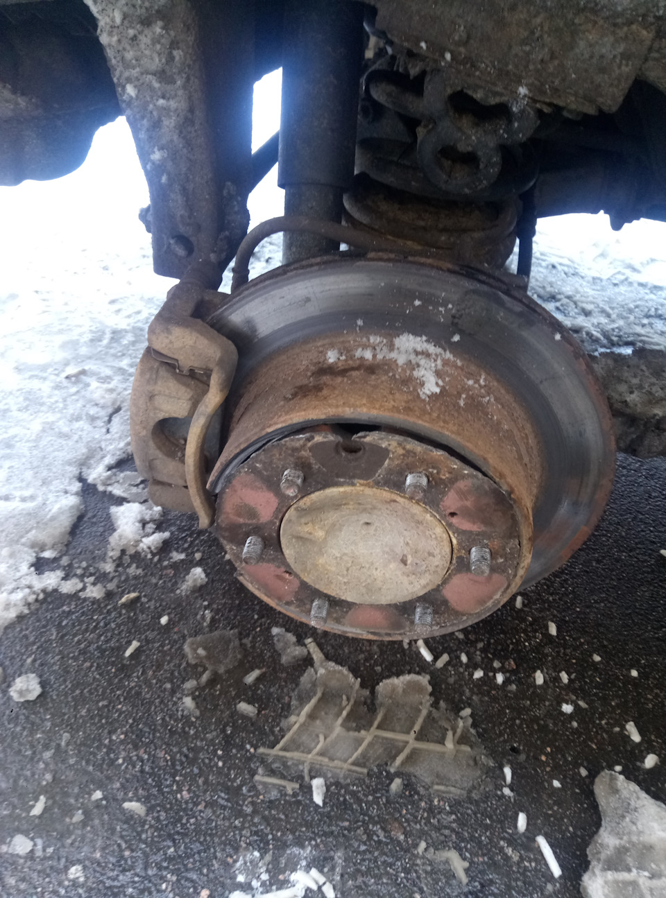 Лопнул тормозной диск — Hyundai Terracan, 2,9 л, 2004 года | поломка ...