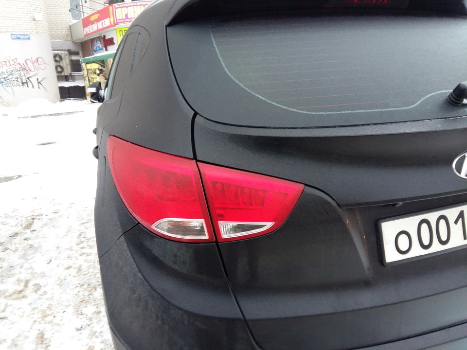 и даже легкая тонировка фонарей! — Hyundai ix35