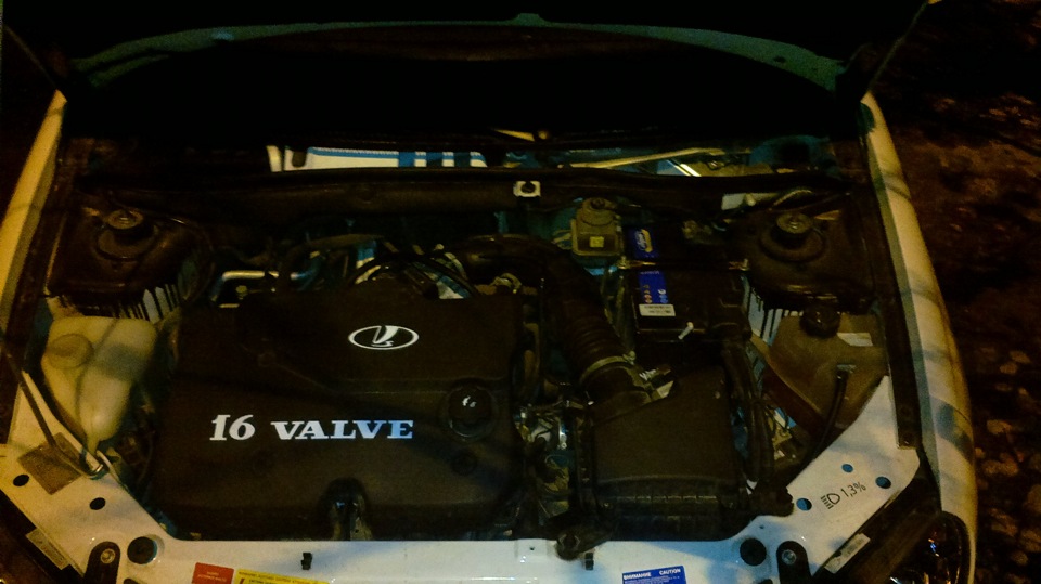 Немного приукрасил подкапотное пространство :-))) — Lada Калина хэтчбек ...