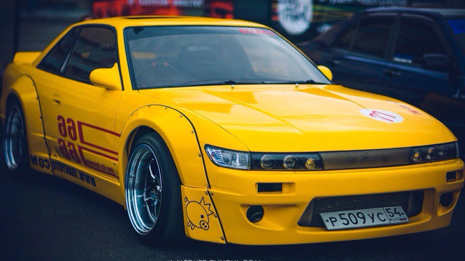 Машина Nissan Silvia s13