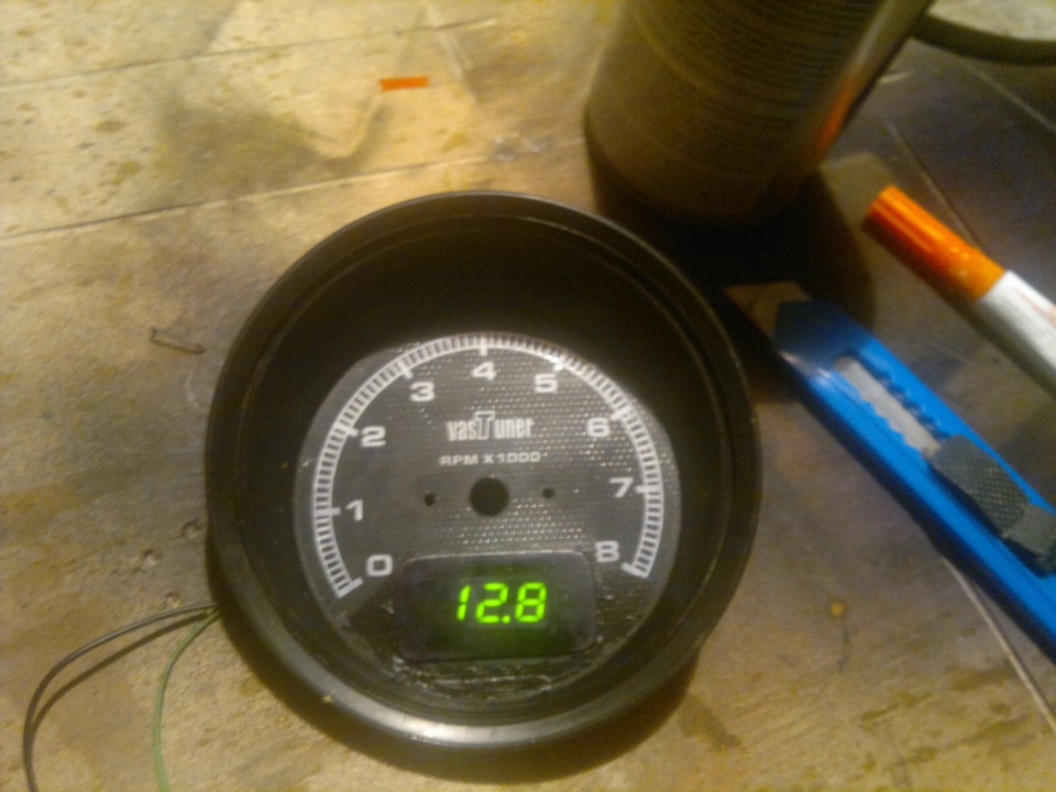 Схема включения тахометра ваз 2106. Как подключить тахометр на ваз 2106. Универсальный тахометр на ваз 2106. Не работает тахометр 2106. Тахометр на уаз 3151.