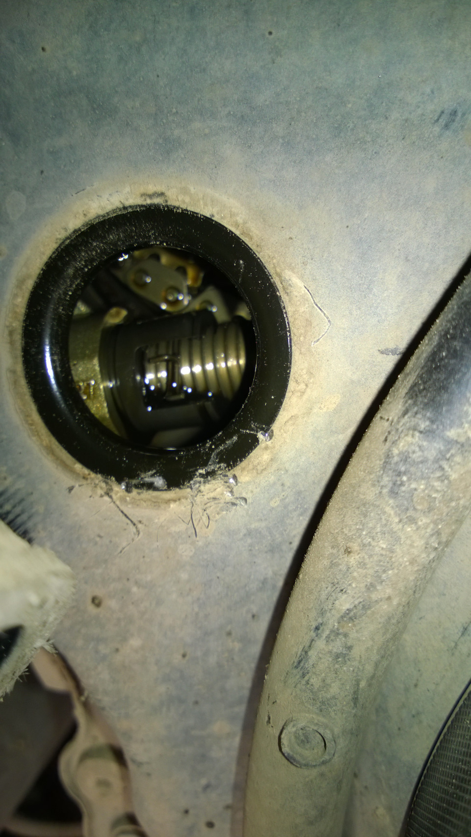 мастер насчитал 6-7 витков. по фото конечно не видно. — Volkswagen Passat CC