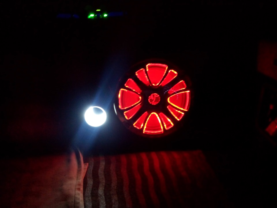 Светящийся саб в Форя — Subaru Forester (SG), 2 л, 2003 года | автозвук ...