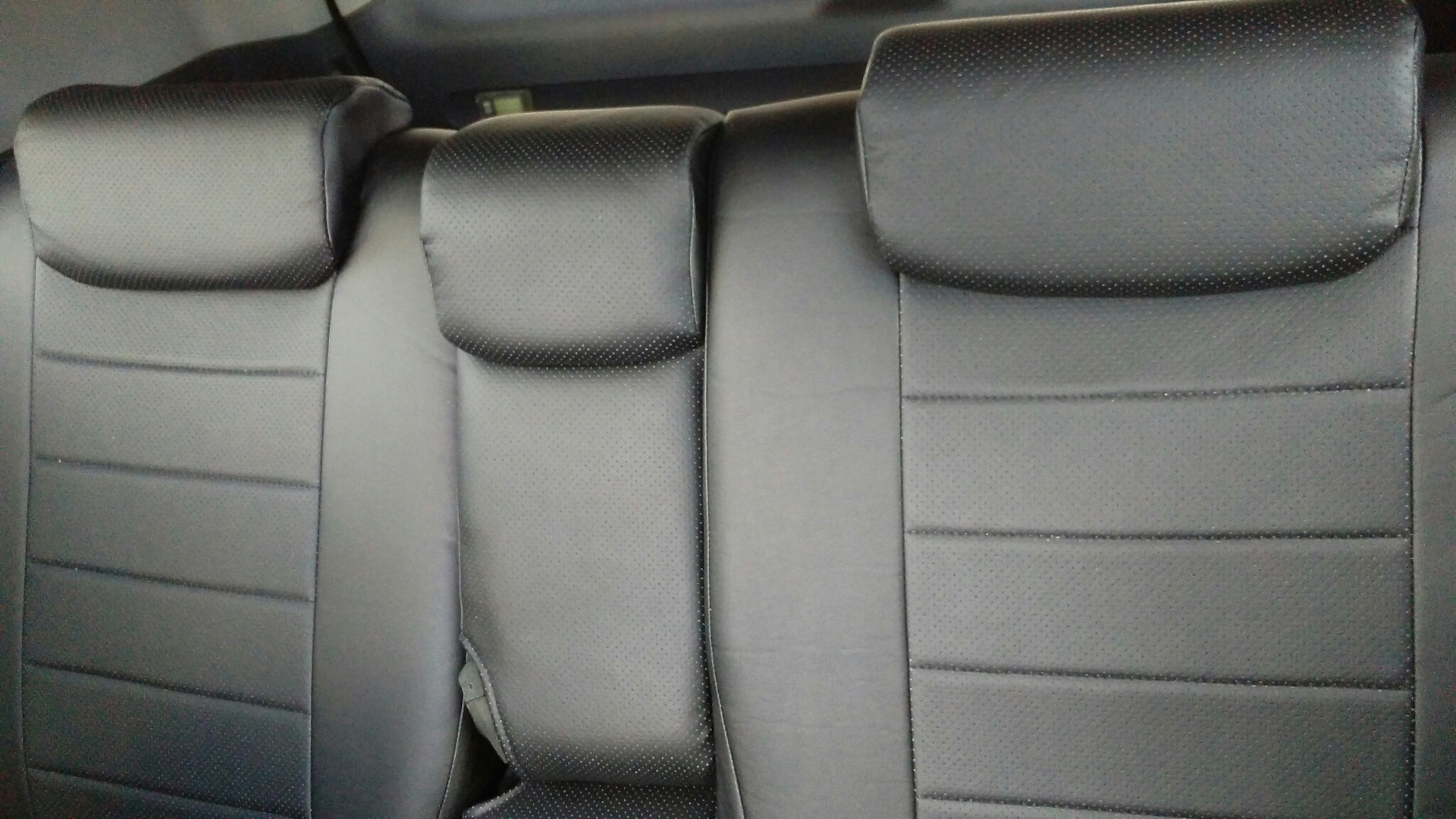 Чехлы экокожа — Toyota RAV4 (III), 2 л, 2007 года | аксессуары | DRIVE2