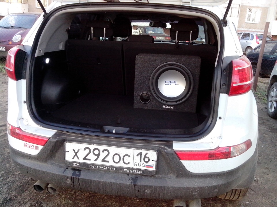 Sportage 3 сабвуфер. Sportage 3 сабвуфер. Сабвуфер киа спортейдж 3 штатный. Штатный сабвуфер киа спортаж 3. Штатный сабвуфер спортейдж 3.