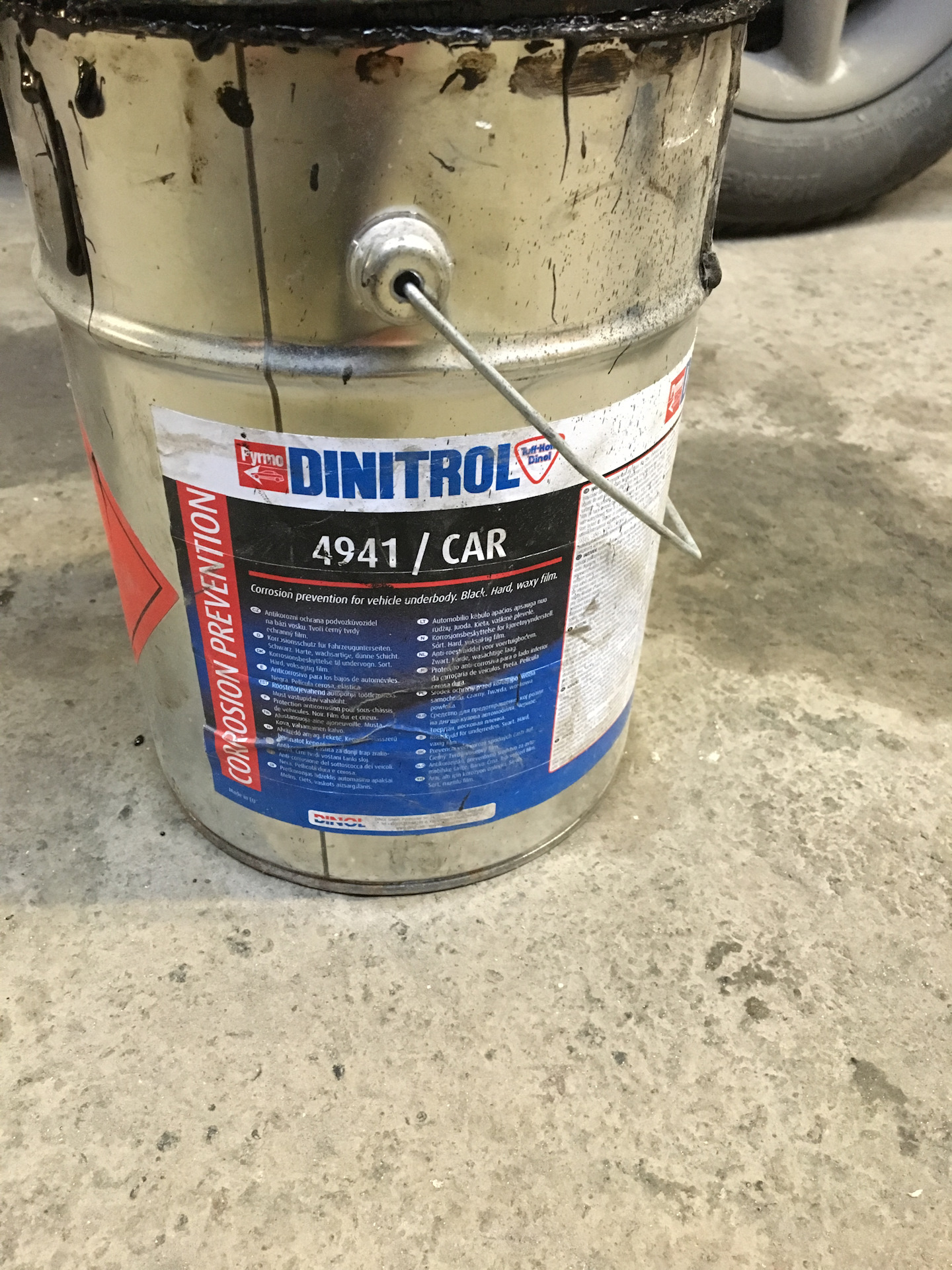 Грунт эмаль полуматовая антикор ст-20. Грунтовка для автомобиля уаз. Кислотная грунтовка для авто. Грунт для днища. Грунт для днища.