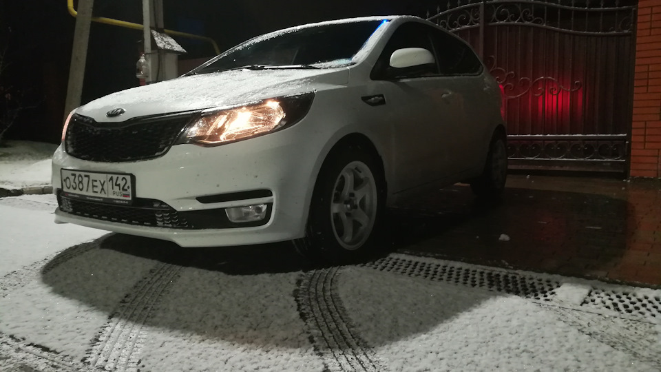 KIA Rio 5-door Белая Кира)