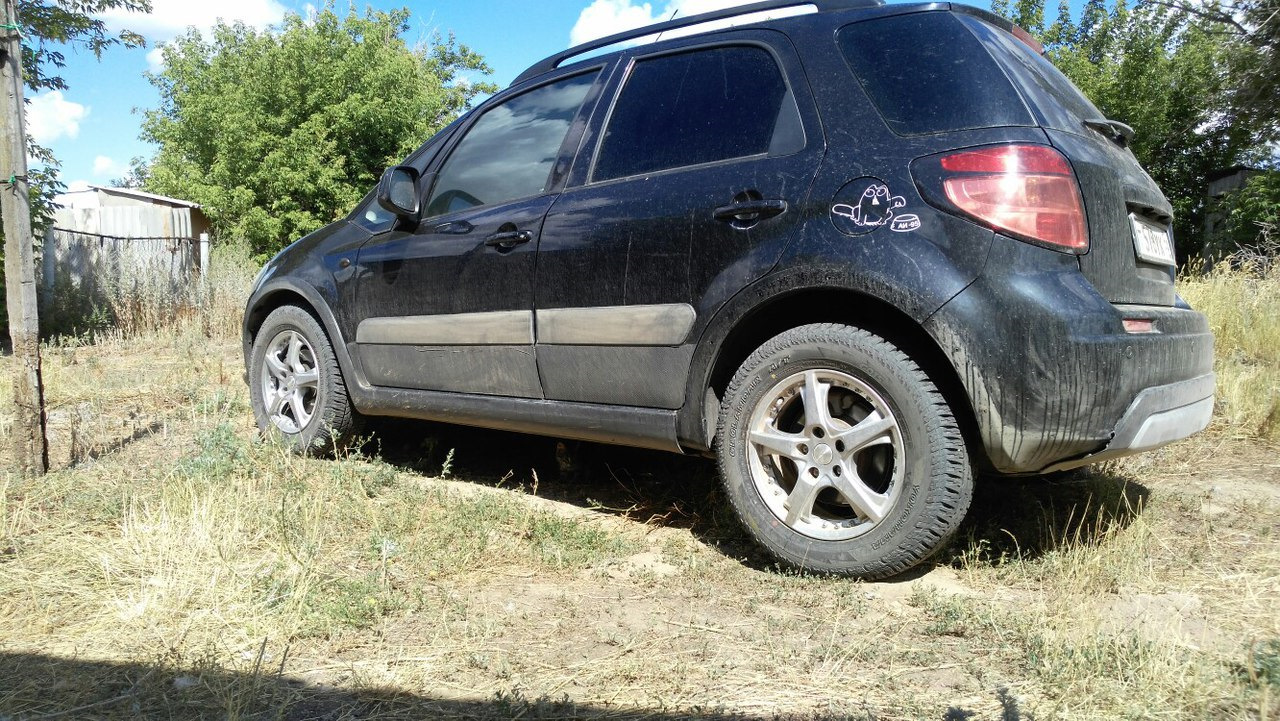 Клиренс сх4. A/T резина Suzuki sx4. 215 60 R16 sx4. 215/65 R16 Suzuki sx4. Сузуки sx4 колесо.