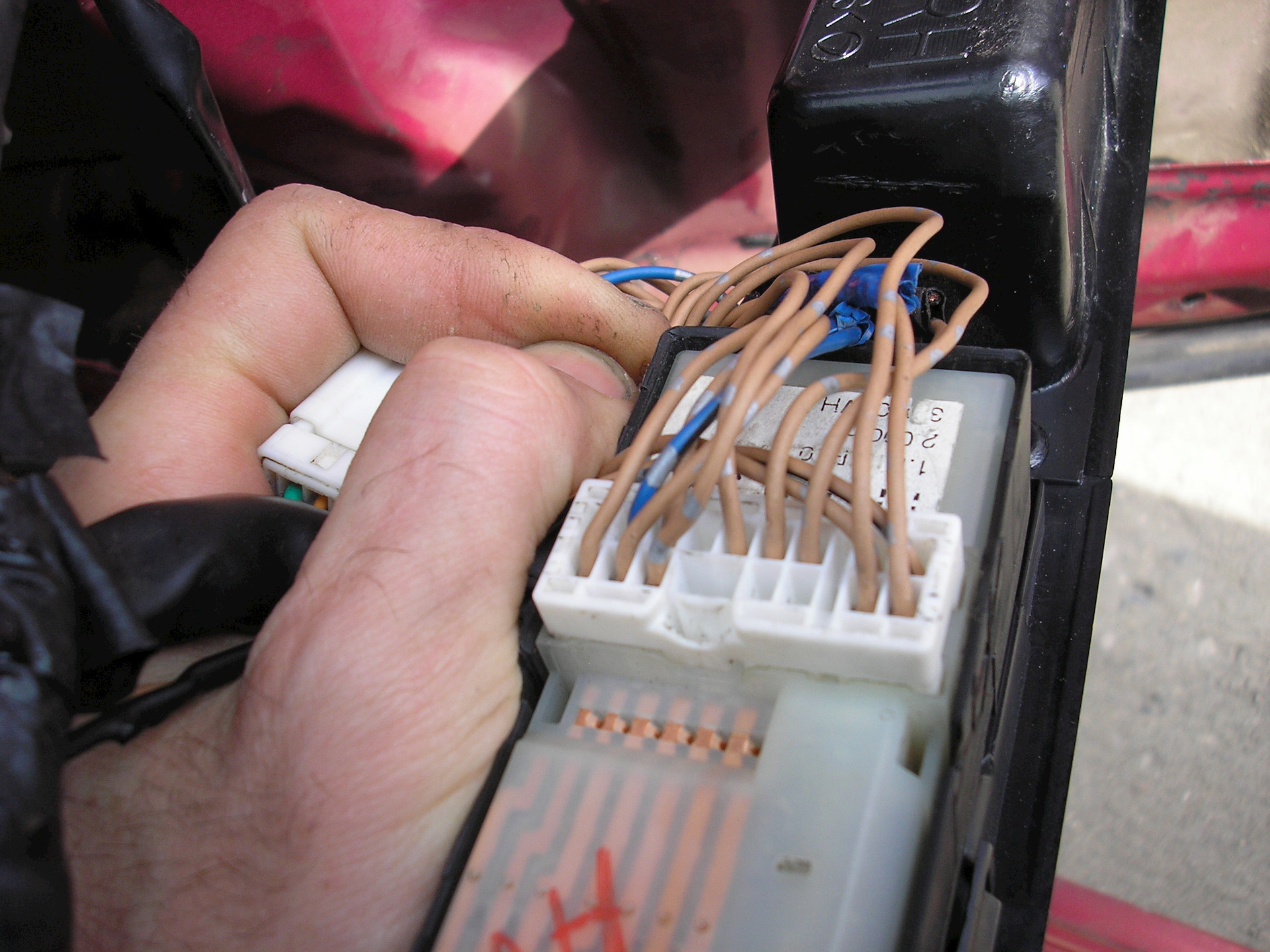 Решил проблему с водительским стеклоподъемником. — Subaru Forester (SG ...