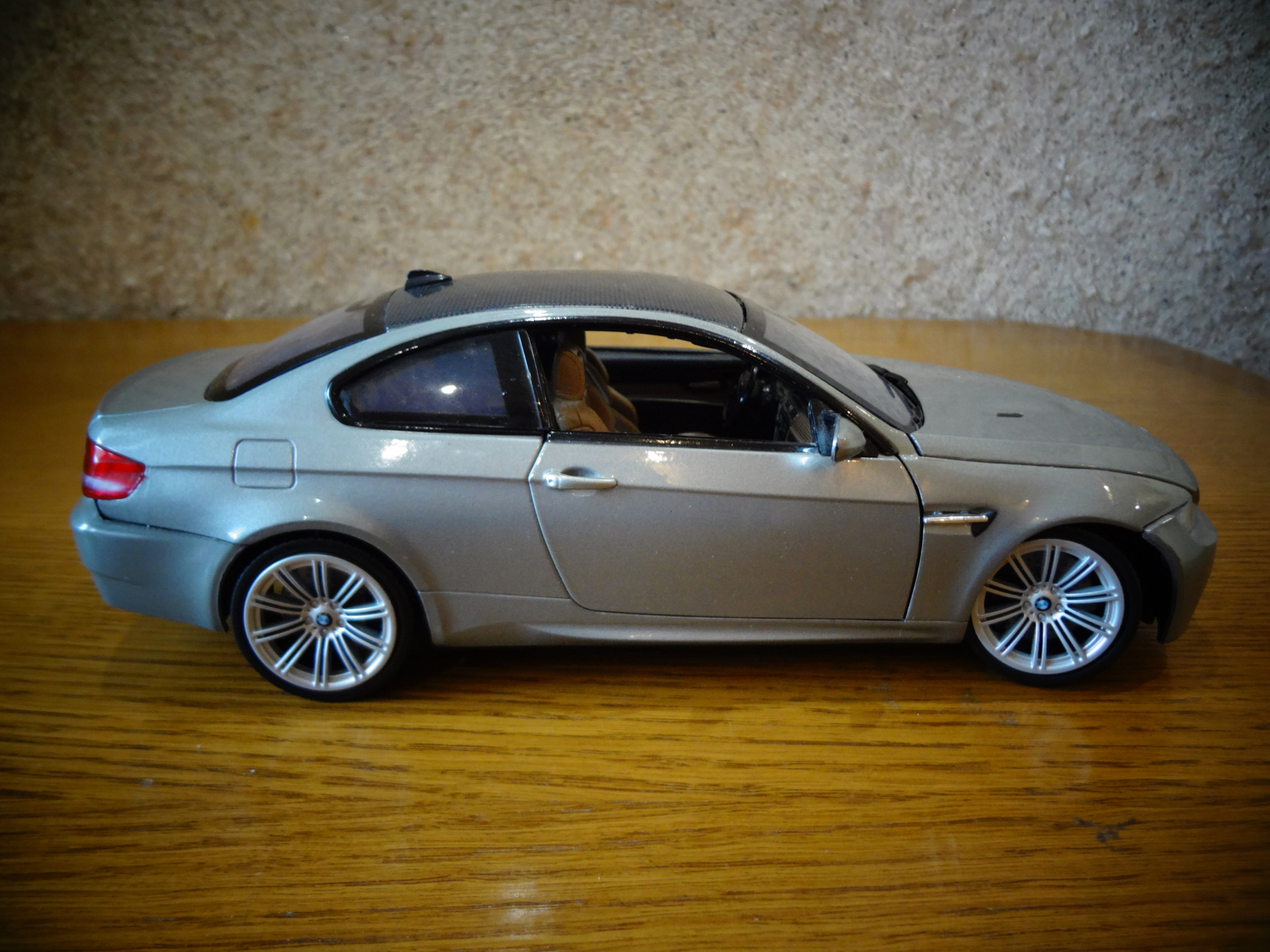 Модели 1 4 3. BMW m3 1:18. BMW m3 1/24. BMW m3 e92 моделька. BMW e46 1:24.