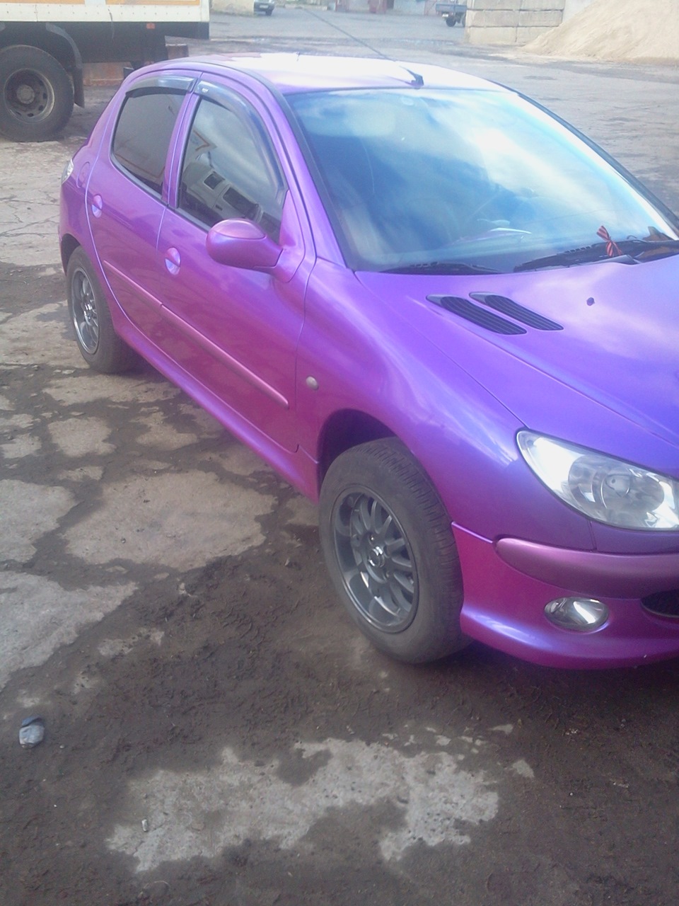 Не понравиЛОСЬ — Peugeot 206, 1,4 л., 2001 года | колёсные диски | DRIVE2