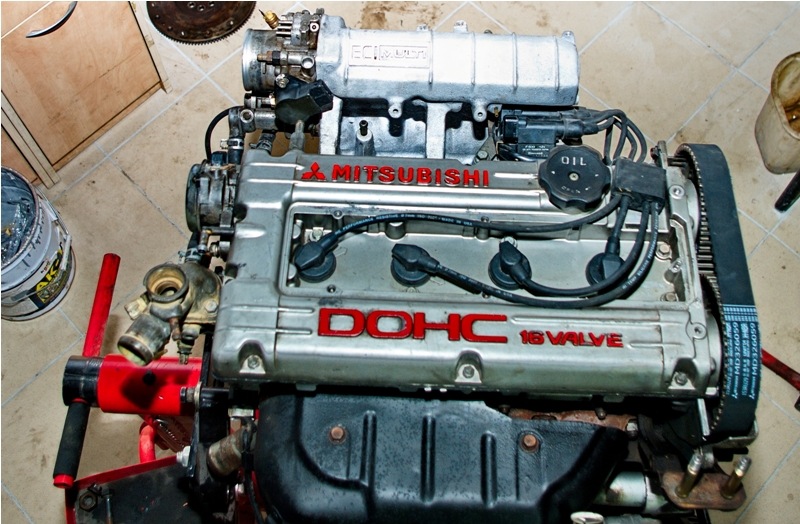 Мицубиси двигатель 2.0. Мотор Митсубиси 4g63. Mitsubishi Eclipse 1g мотор. Mitsubishi 2.0: DOHC. Mitsubishi 4g63 2.4 литра.