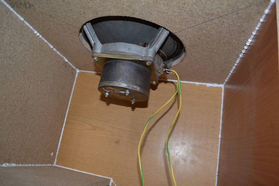 Вот собрал короб спустя пол года xD Сабвуфер 75-ГДН — Lada Ларгус, 1,6 ...