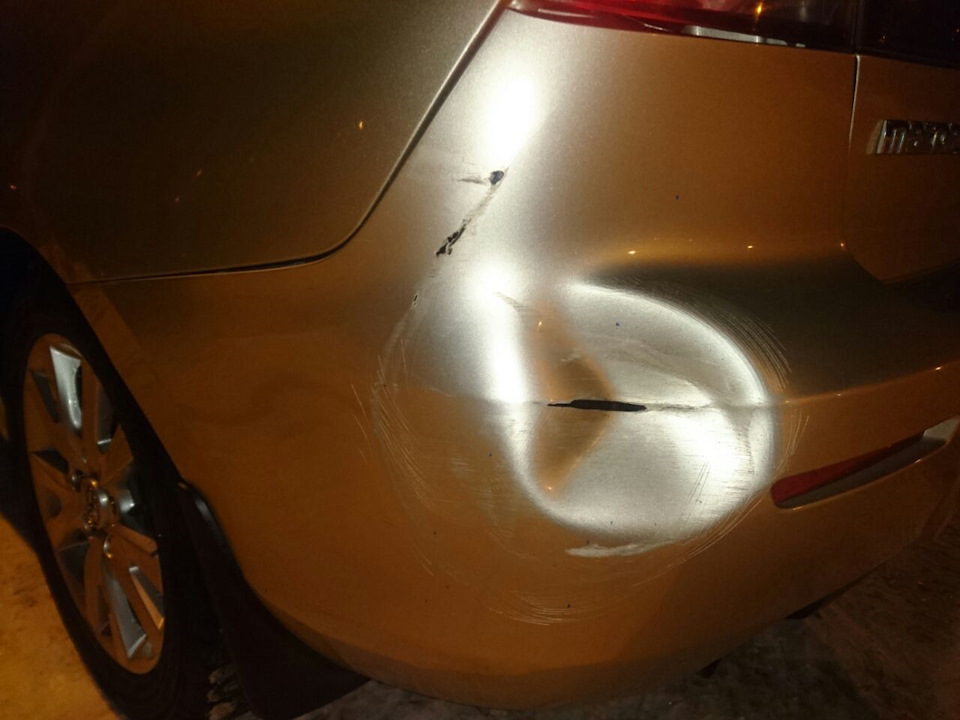 Калека на парковке. Правим вмятину на бампере. — Mazda 3 (1G) BK, 1,6 л ...