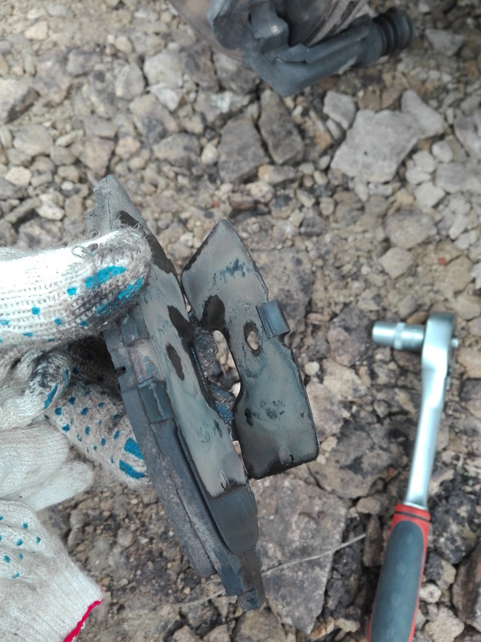 Замена тормозных колодок нексия 150. 5c30916s 960. Замена тормозных колодок нексия 150 фото. Замена тормозных колодок нексия 150-5c30916s 960. картинка Замена тормозных колодок нексия 150. картинка 5c30916s 960. Итак. Очередные колодки фирмы Hi-Q стёрлись, проехав ни много, ни мало, а 40347 км. На мой взгляд это хороший результат для колодок за 600 руб. (правда половина пробега по трассе) Поменял на аналогичные.