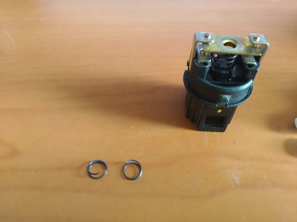 Замена лягушки — Lada Приора хэтчбек, 1,6 л, 2012 года | визит на ...