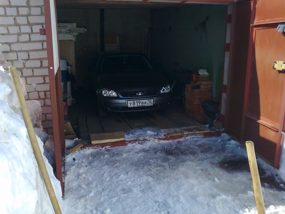 Утечка омывающей жидкости. — Lada Приора хэтчбек, 1,6 л, 2011 года ...