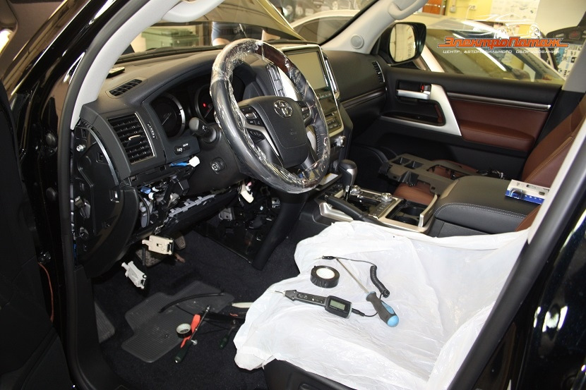 Установка Pandect X-1700 на Toyota Land Cruiser 200 — Центр ...