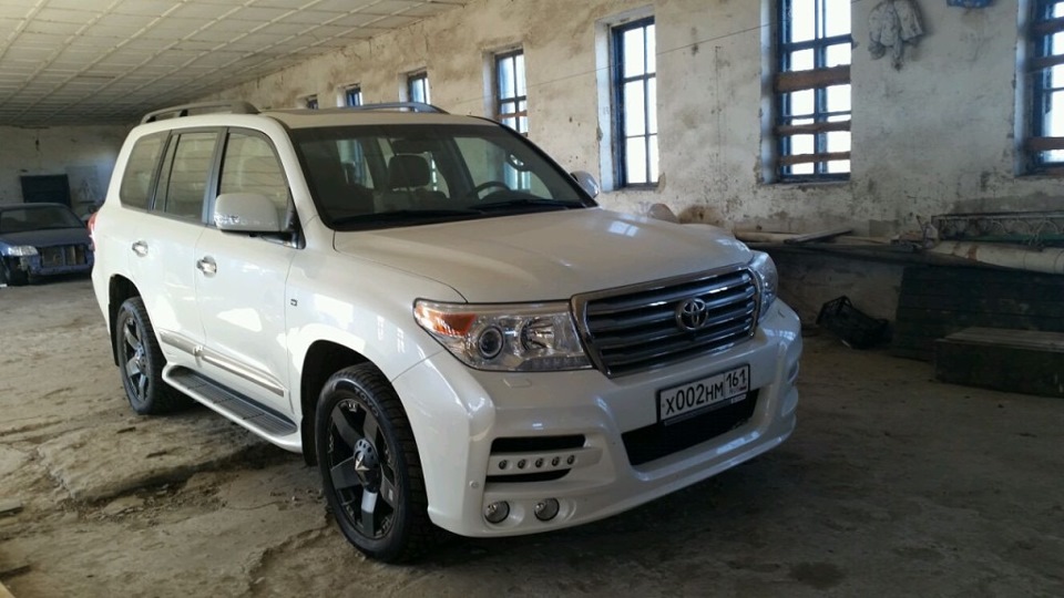 Toyota Land Cruiser 200 Khann 3