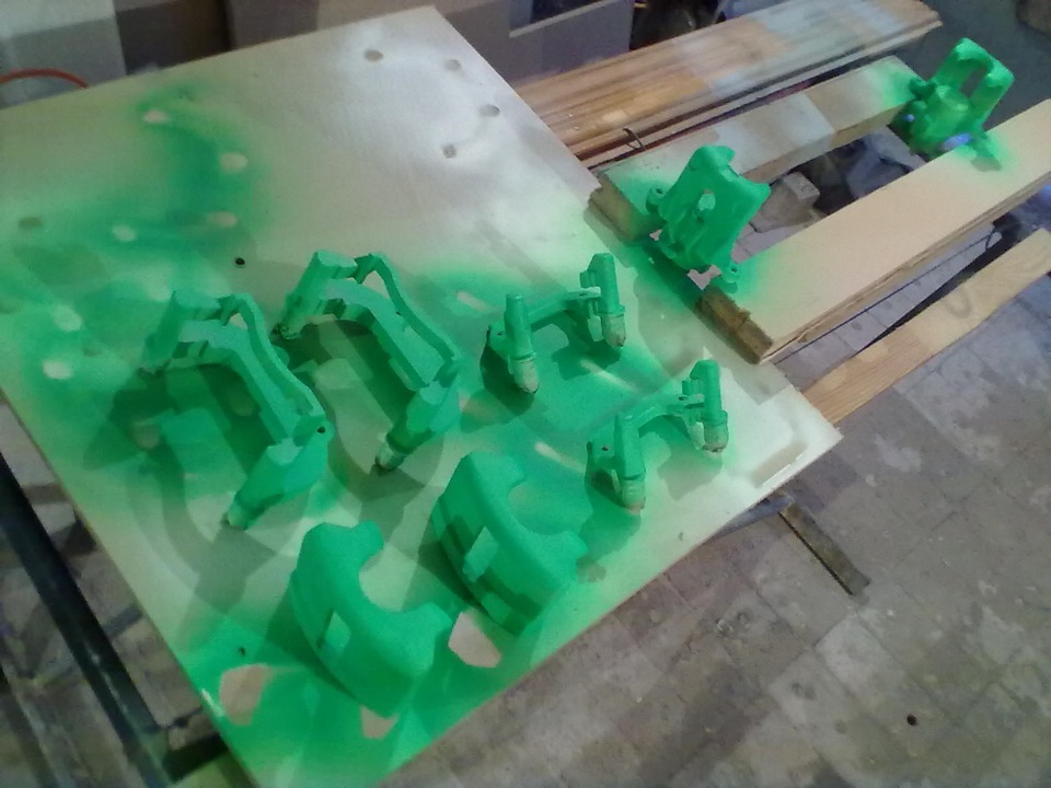 Покраска суппортов люминесцентной краской (салатик) — Lada Приора седан ...