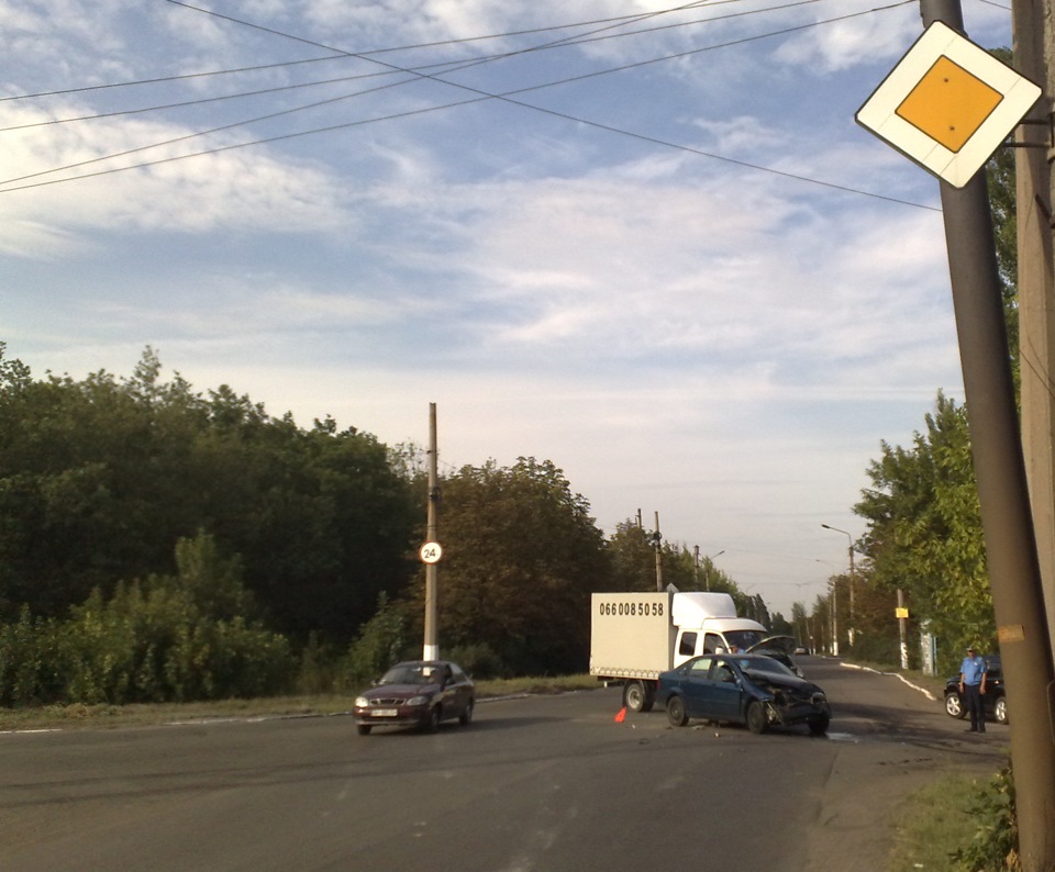 Дура за рулем — ГАЗ Газель, 2,5 л, 2007 года | ДТП | DRIVE2