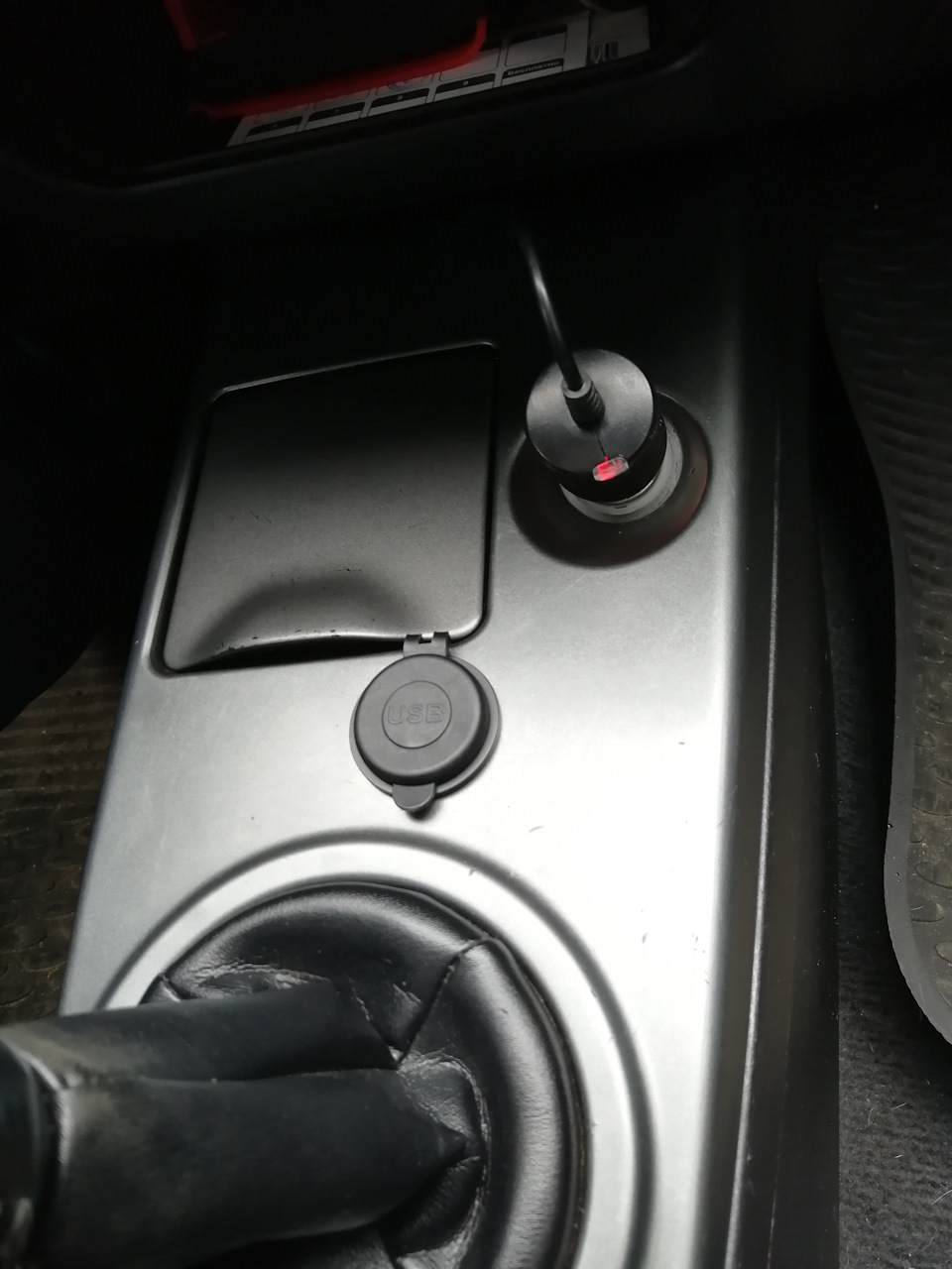 Usb зарядка в машину! — Mitsubishi Lancer IX, 1,6 л, 2005 года ...