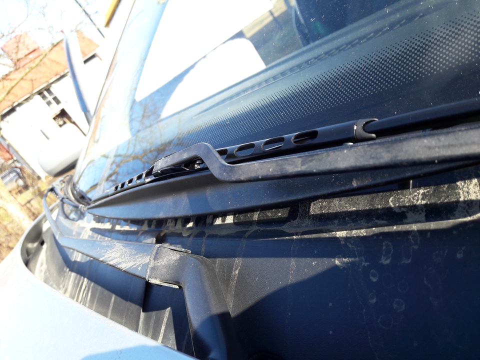 Щетки стеклоочистителя bosch twin 300 мм 3397011628. Дворник touring. Дворник touring. Дворники skoda octavia tour. Дворник touring.