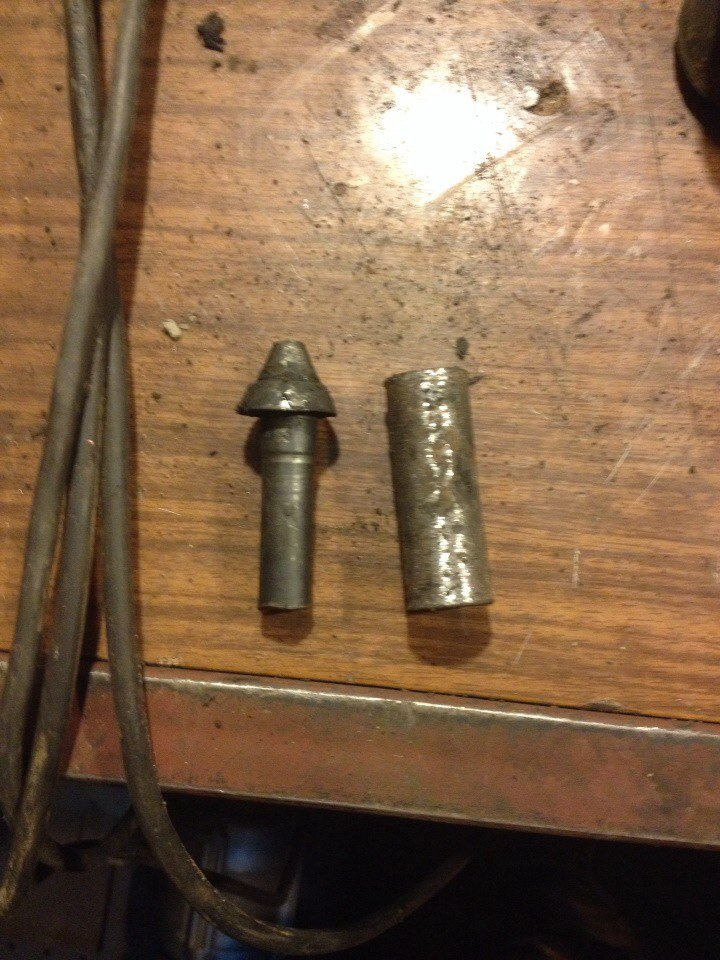 Замена втулок реактивных тяг — Lada 2106, 1,5 л, 2001 года | своими ...