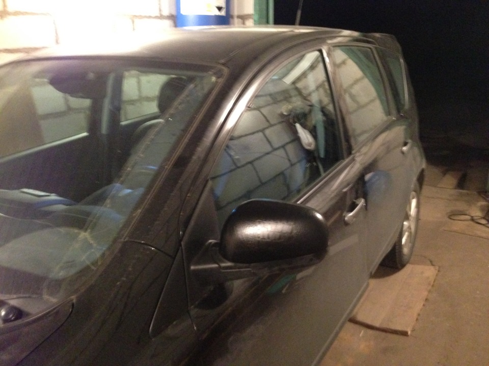 Оклейка боковых зеркал Винилом — Nissan Note (1G), 1,6 л, 2011 года ...