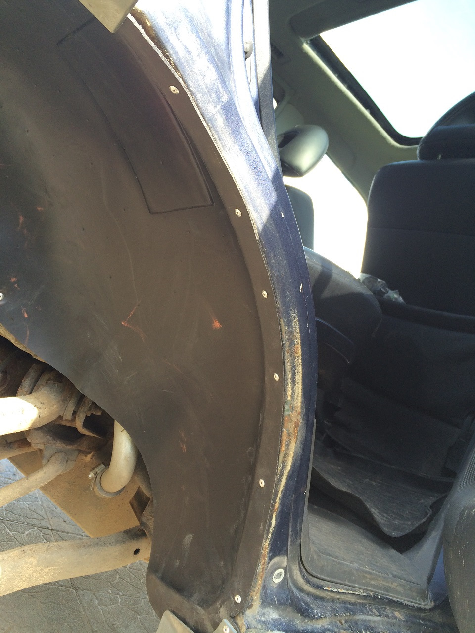 … много заклепок за арку. — Mitsubishi Pajero (3G)