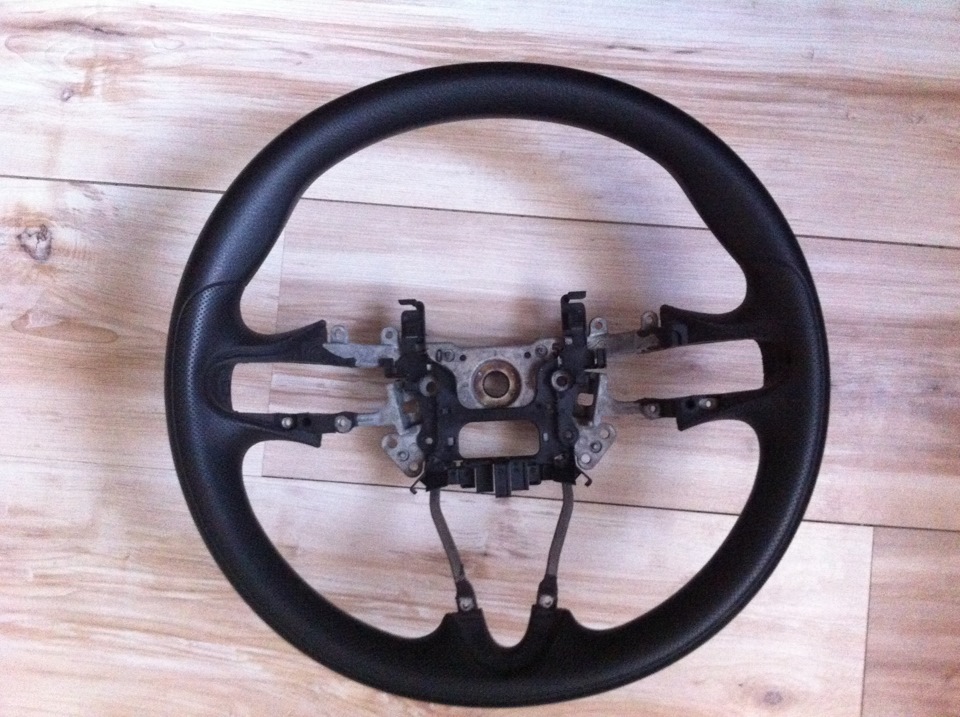 "Кожа рулит" — Honda Civic 4D (8G), 1,8 л, 2006 года | аксессуары | DRIVE2