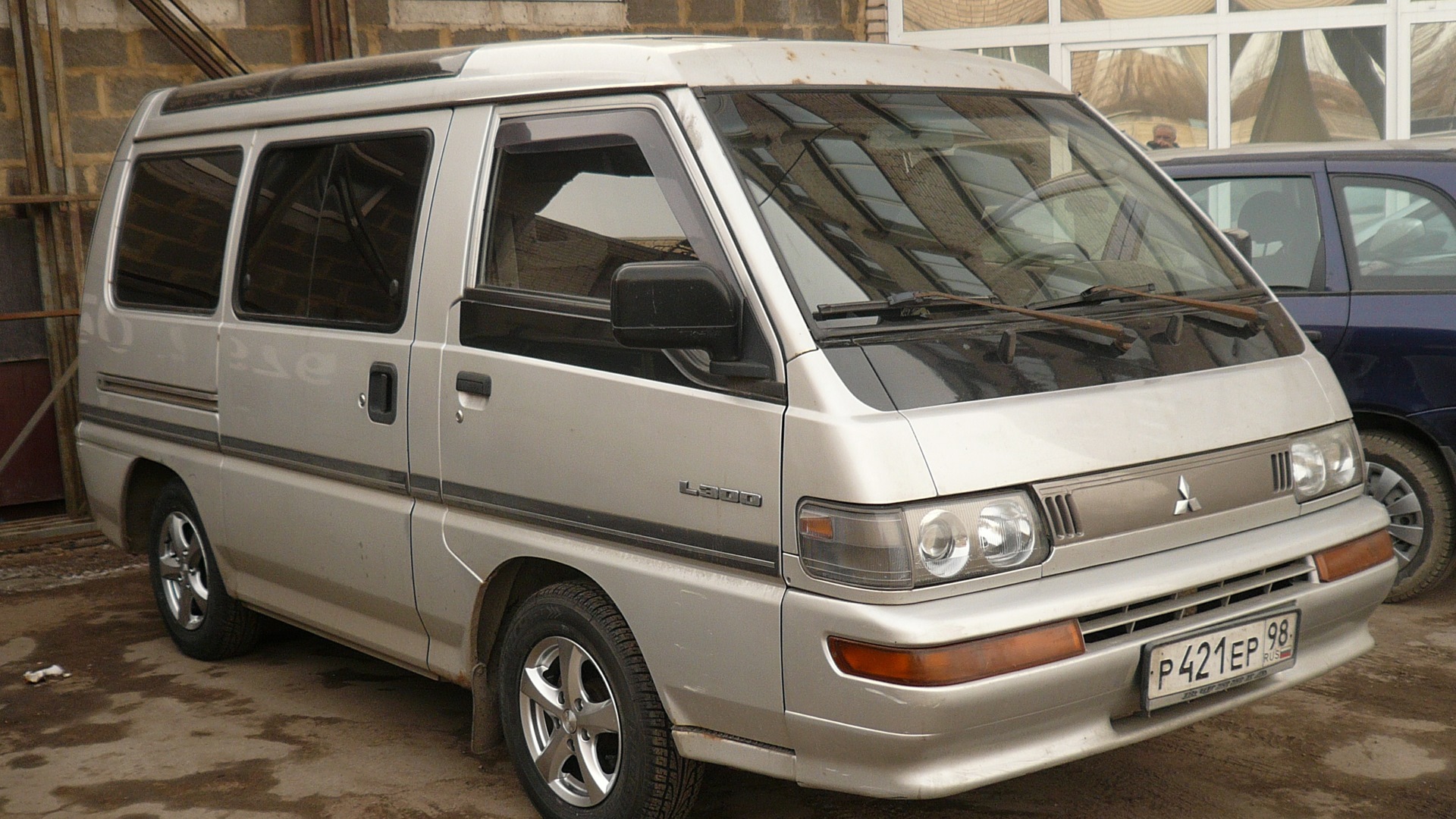 Mitsubishi L300 2.4 бензиновый 1993 | на DRIVE2