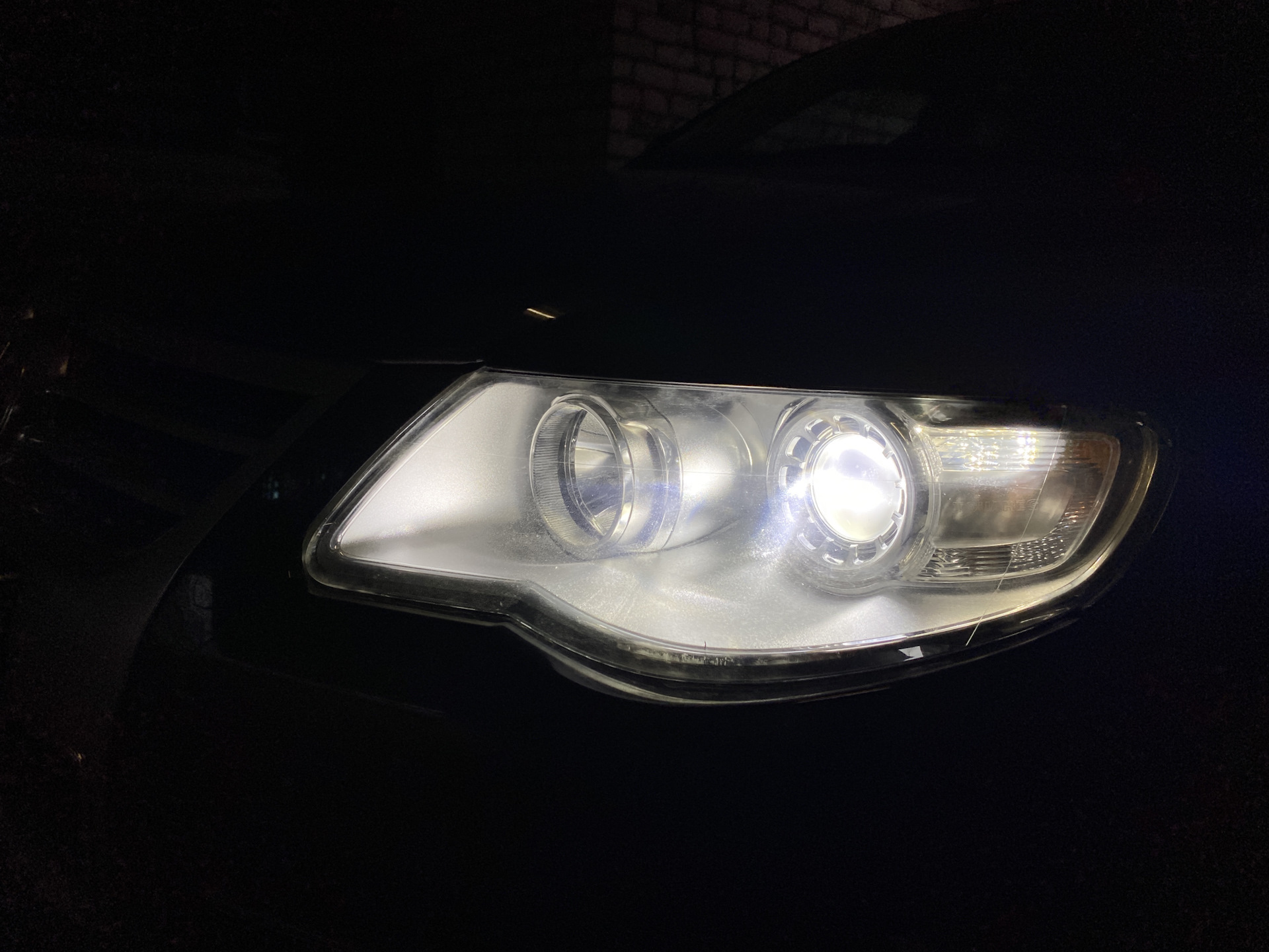 #4 Led лампы в галлогенную фару Touareg GP — Volkswagen Touareg (1G), 2 ...