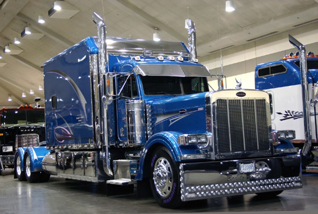 Blue Peterbilt 379