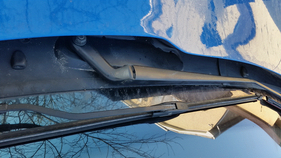Форсунки омывателя лобового стекла — Peugeot 206 CC, 1,6 л, 2002 года ...
