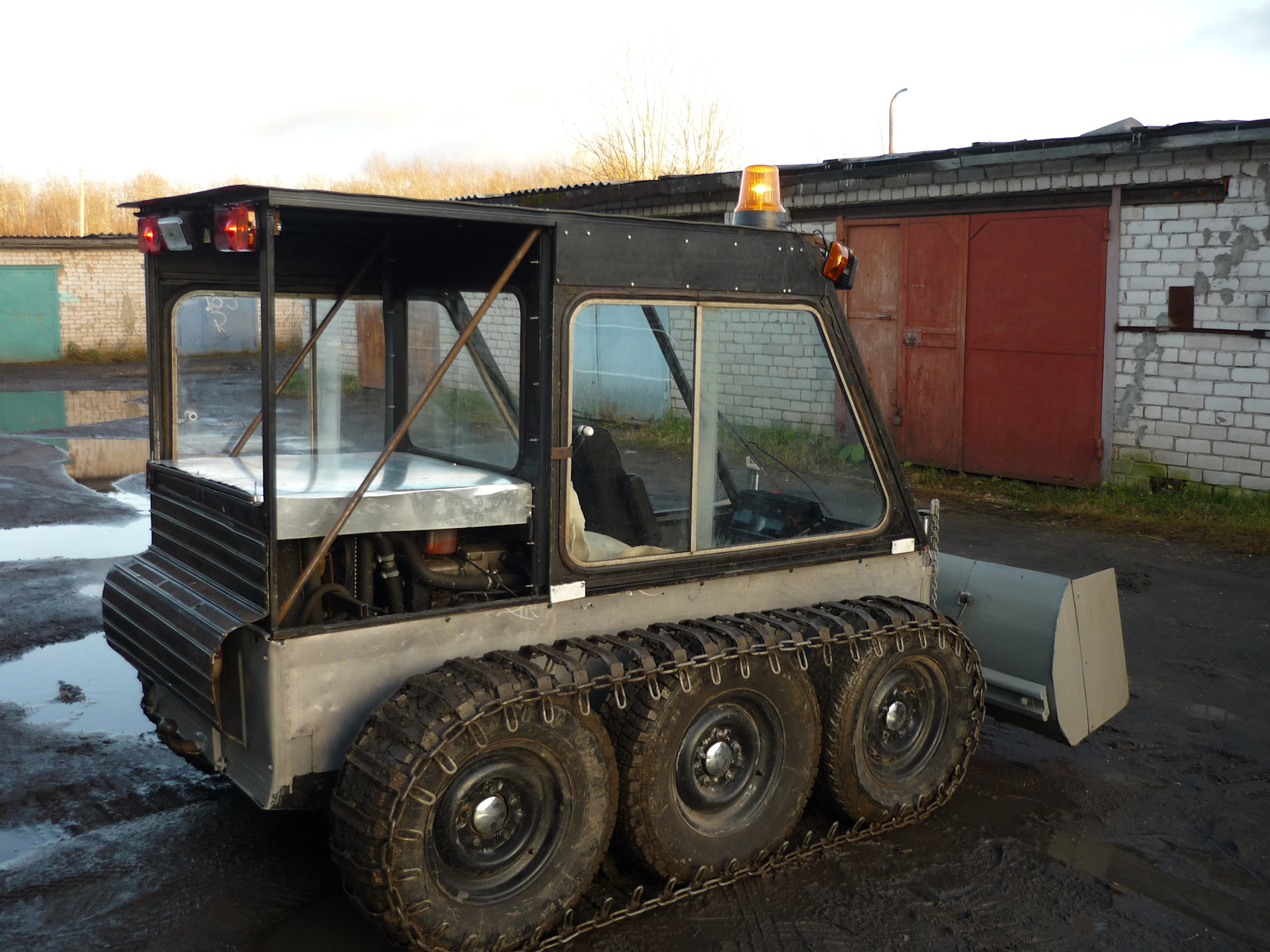 снегоболотоход гусеничный тингер 6. вездеход болотоход шаман. каракат вездеход 69. гусеничный вездеход итлан. пассажирский вездеход.