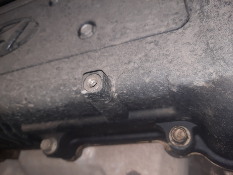 Потекла прокладка клапанной крышки — Hyundai Solaris (1G), 1,4 л, 2012 ...
