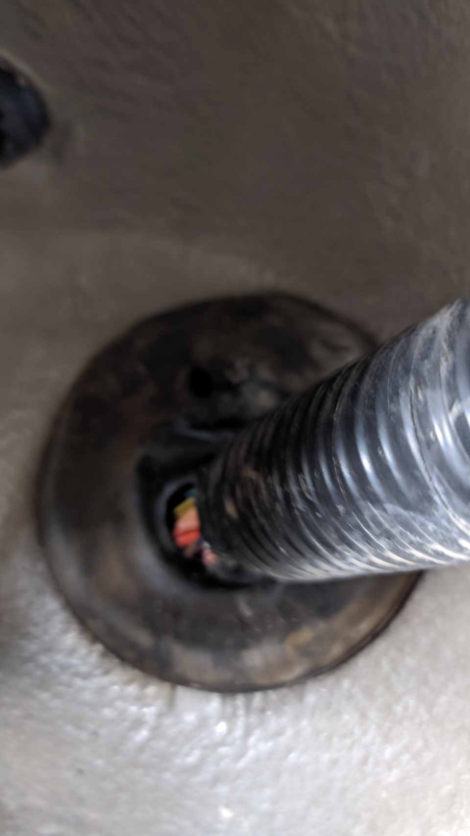 Хелп хелп мы "тонем" или борьба с водой под водительским ковриком ...