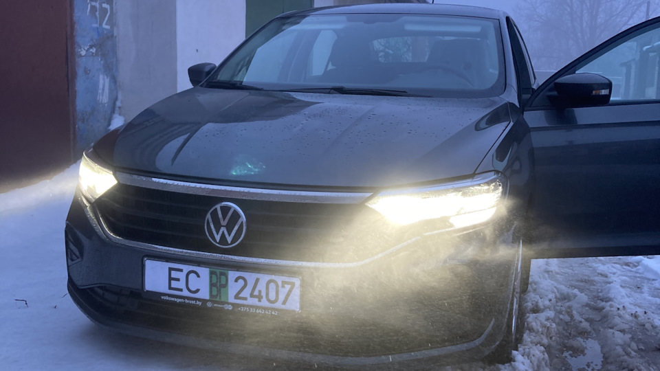 Volkswagen Polo Liftback Серый металлик CWVA