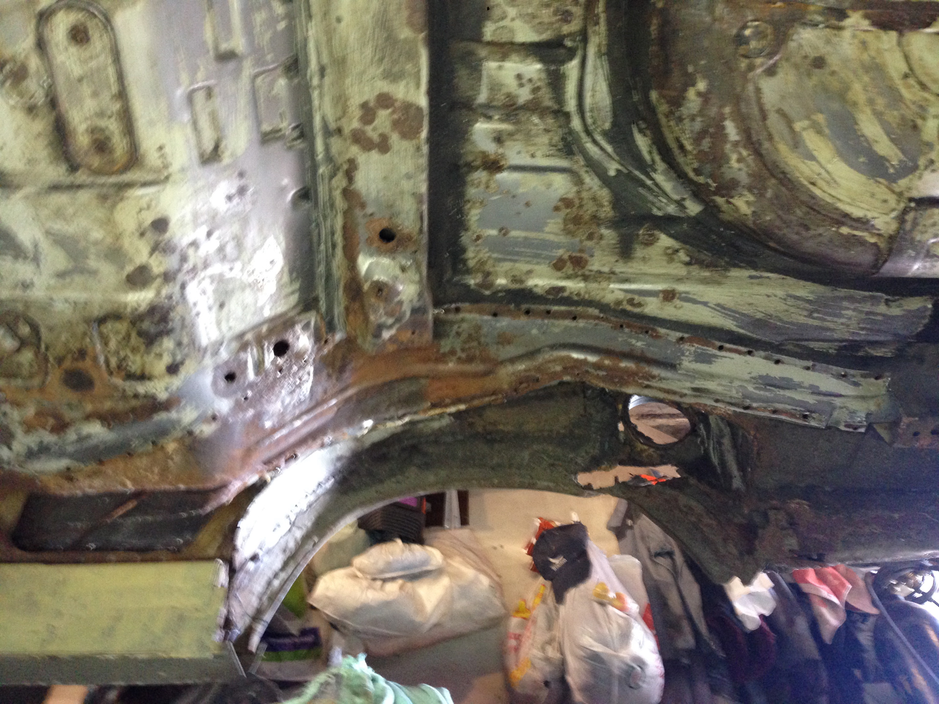 Днище nissan skyline r34 gtr. Мойка днища. Днище nissan skyline r34 gtr. Чистка днища. Резиновое днище автомобиля.