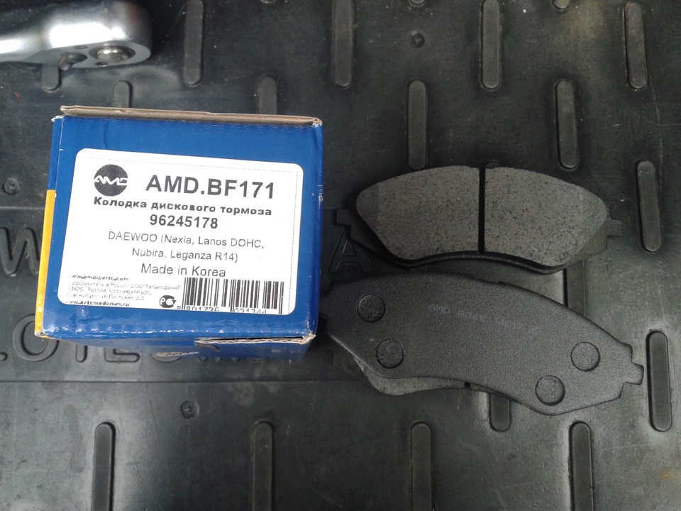 Замена передних тормозных колодок на Нексии — DRIVE2