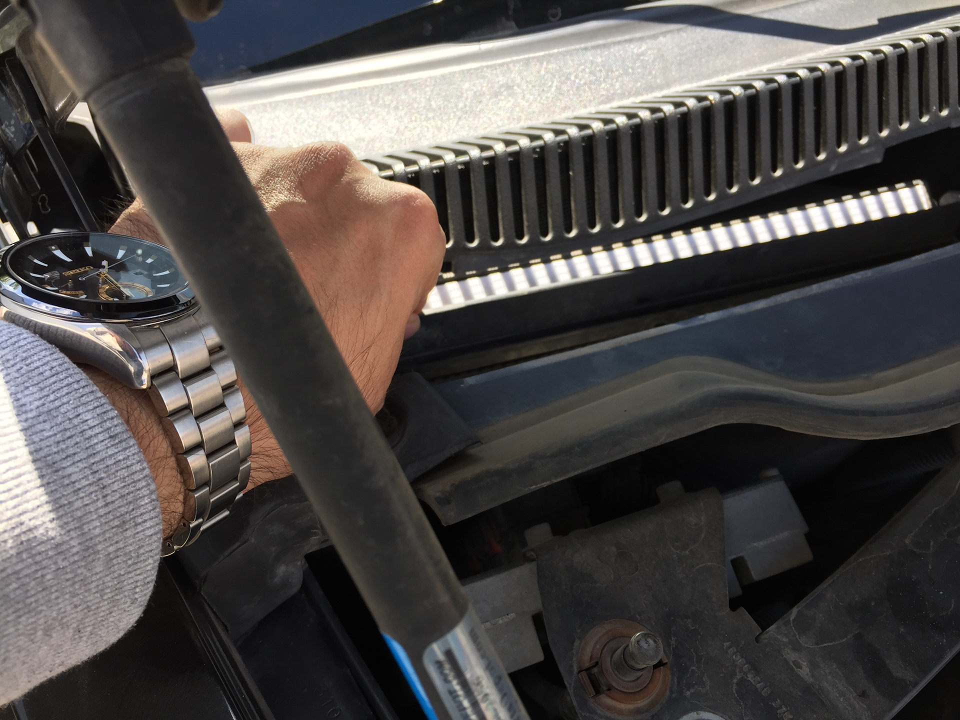 Меняем воздушный фильтр кондиционера на Crysler 300c — Chrysler 300 ...