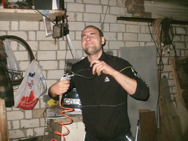 Приход друга в гараж помочь прочистить ему головку на ваз 2107 от грязи ...